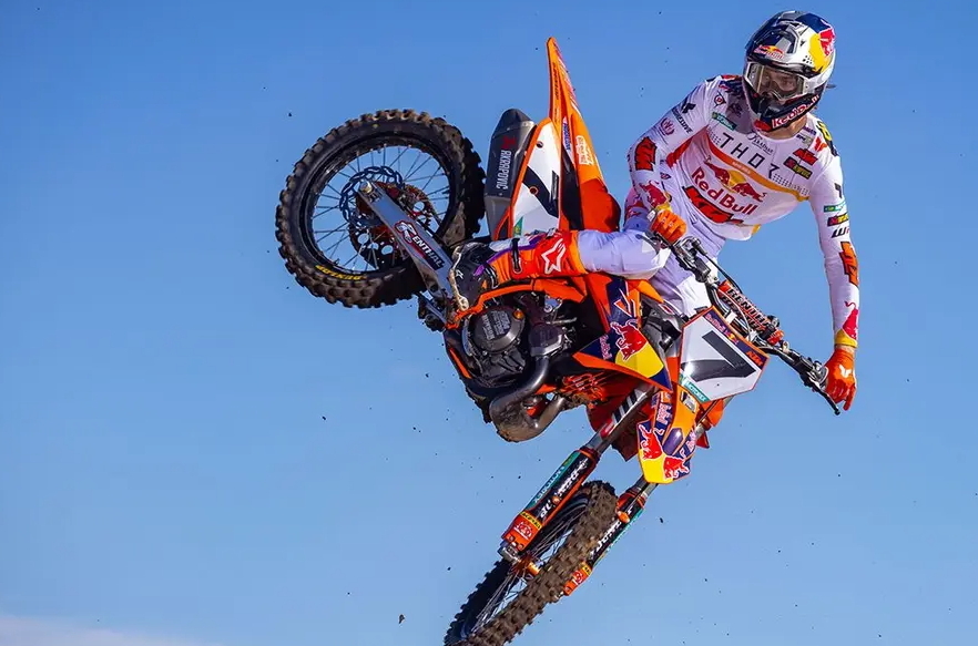 Аарон Плессинджер выбывает из серии АМА Суперкросс 2026