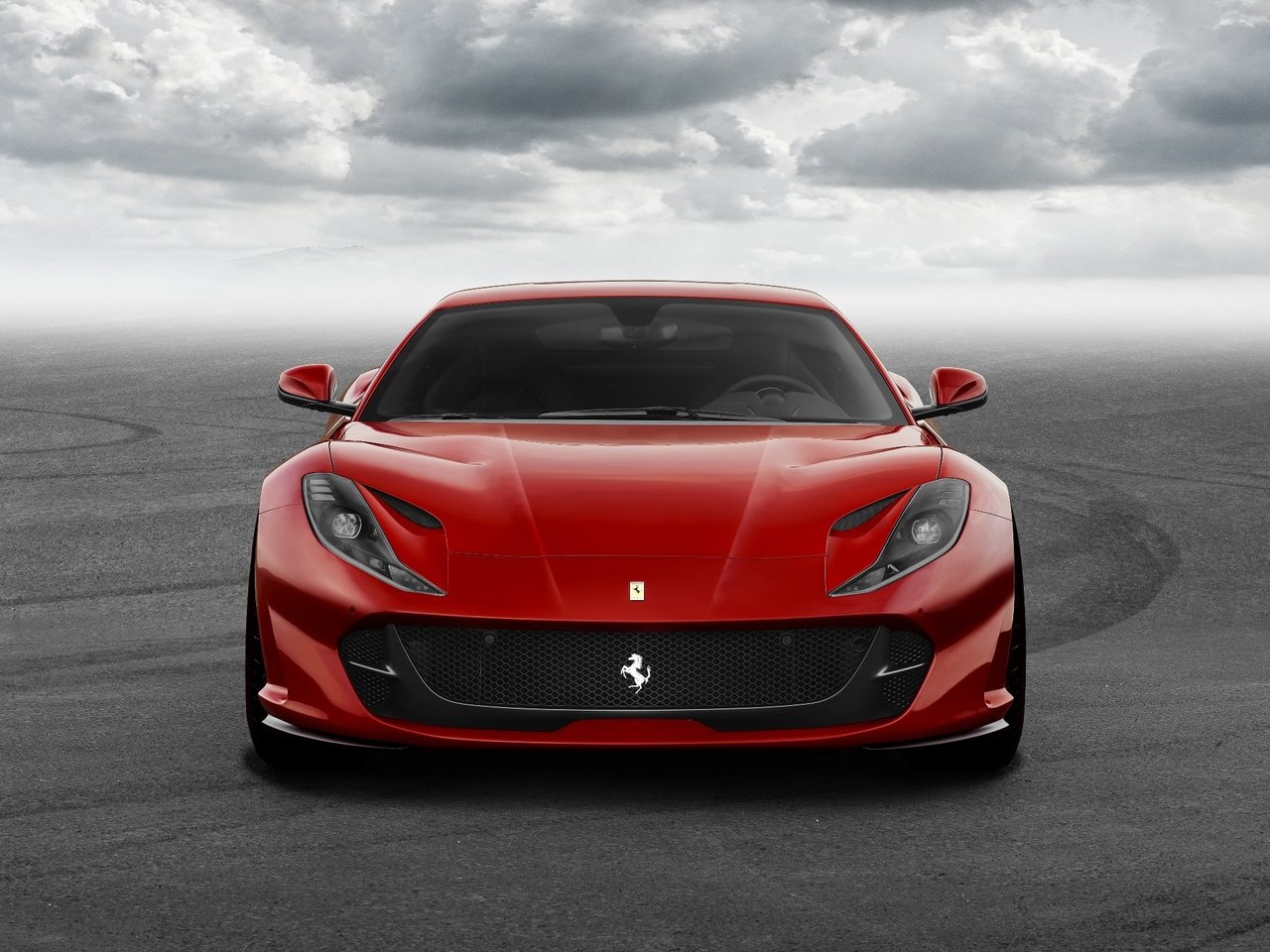 Аренда Ferrari 812 Superfast в Дубае