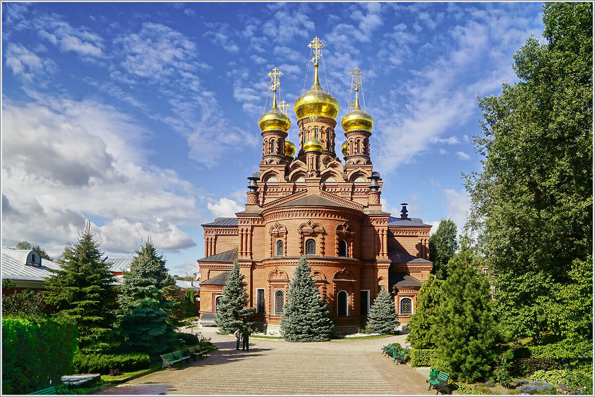 Гефсиманский скит. Гефсиманский Черниговский скит Сергиев Посад. Черниговский храм Сергиев Посад. Гефсиманский Черниговский скит Сергиев Посад описание. Черниговский скит Сергиев Посад камень.