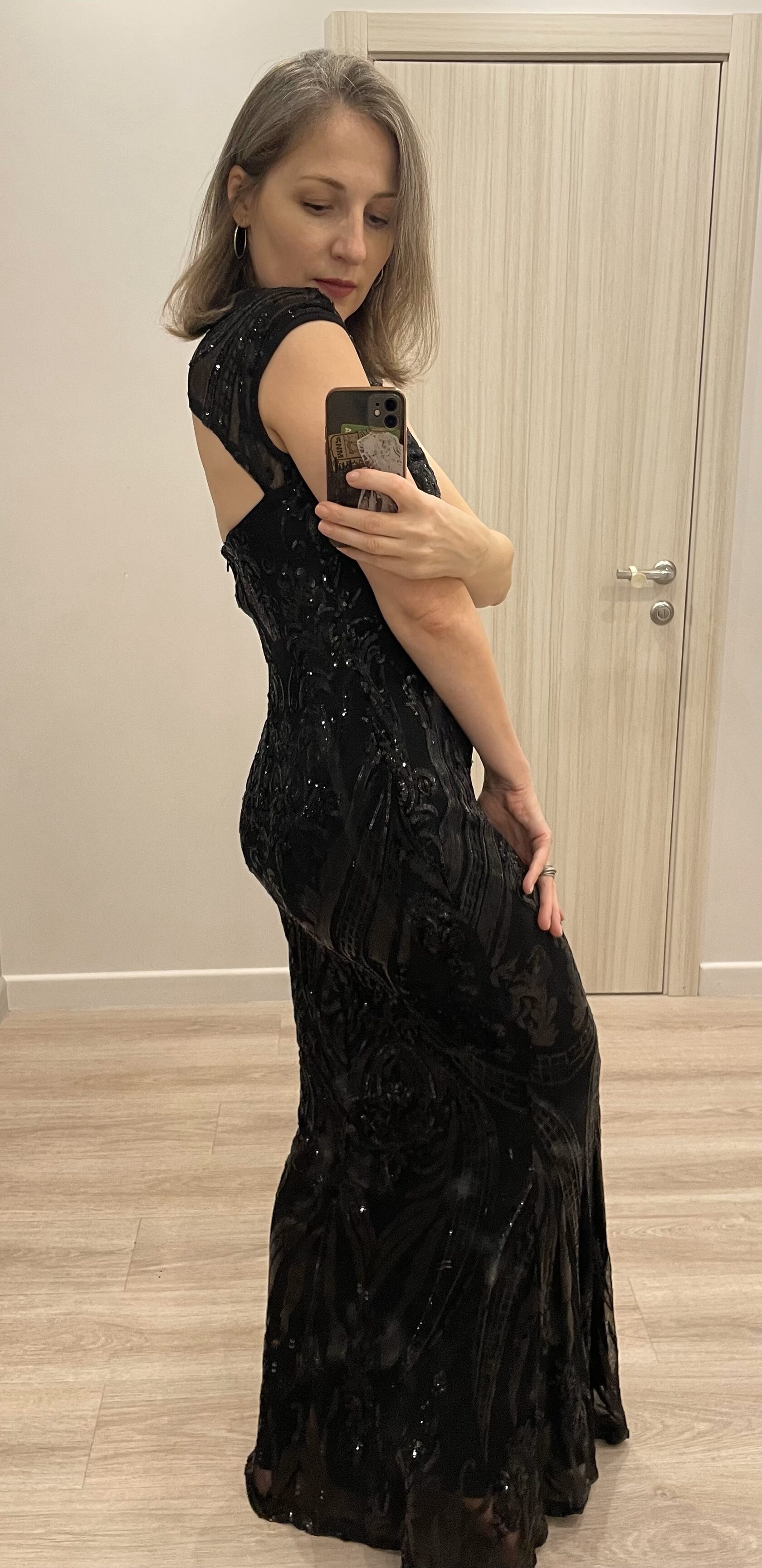 Длинное черное платье