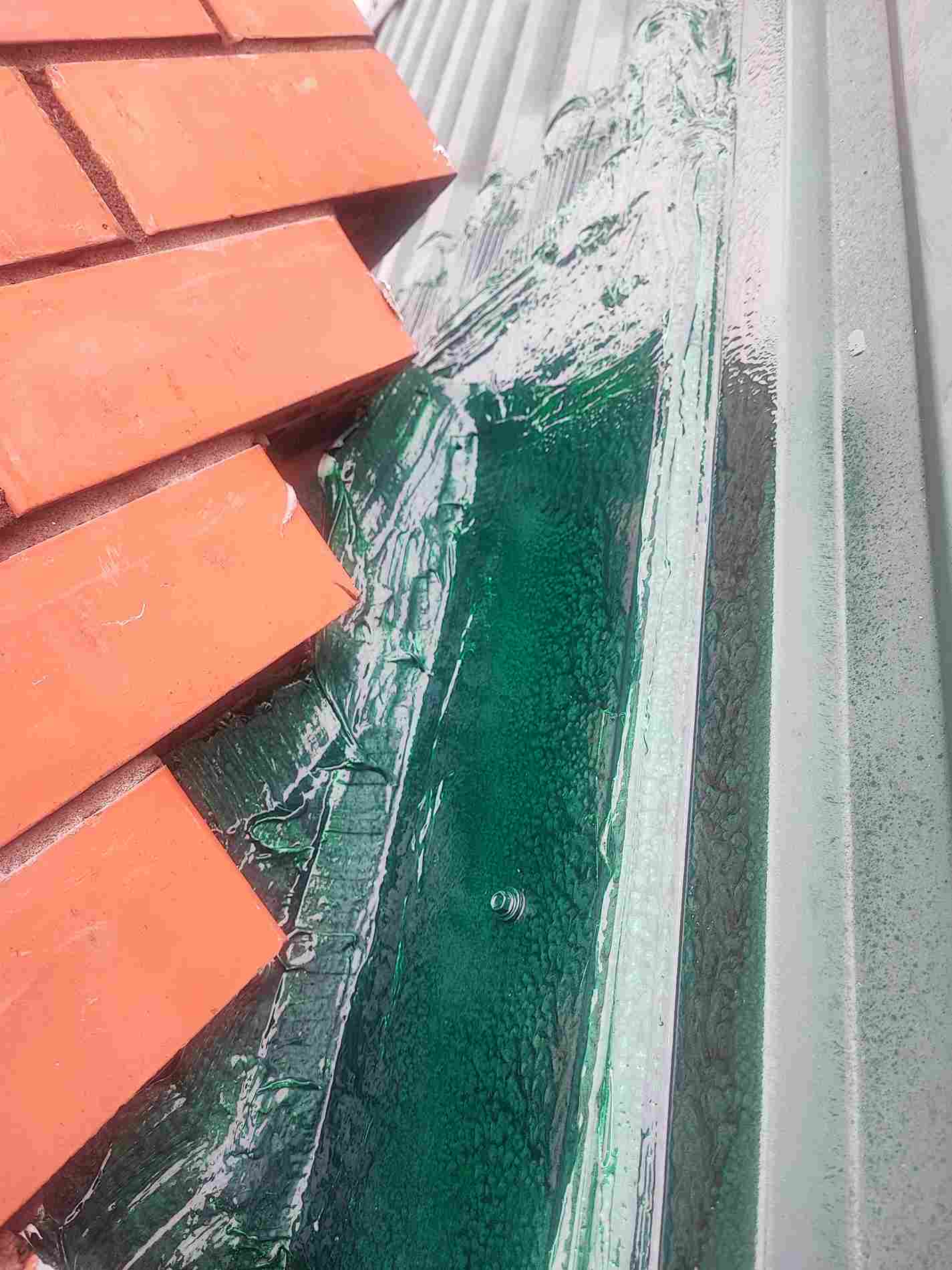 Изготовление полимерного кожуха на кровле с гибкой черепицей