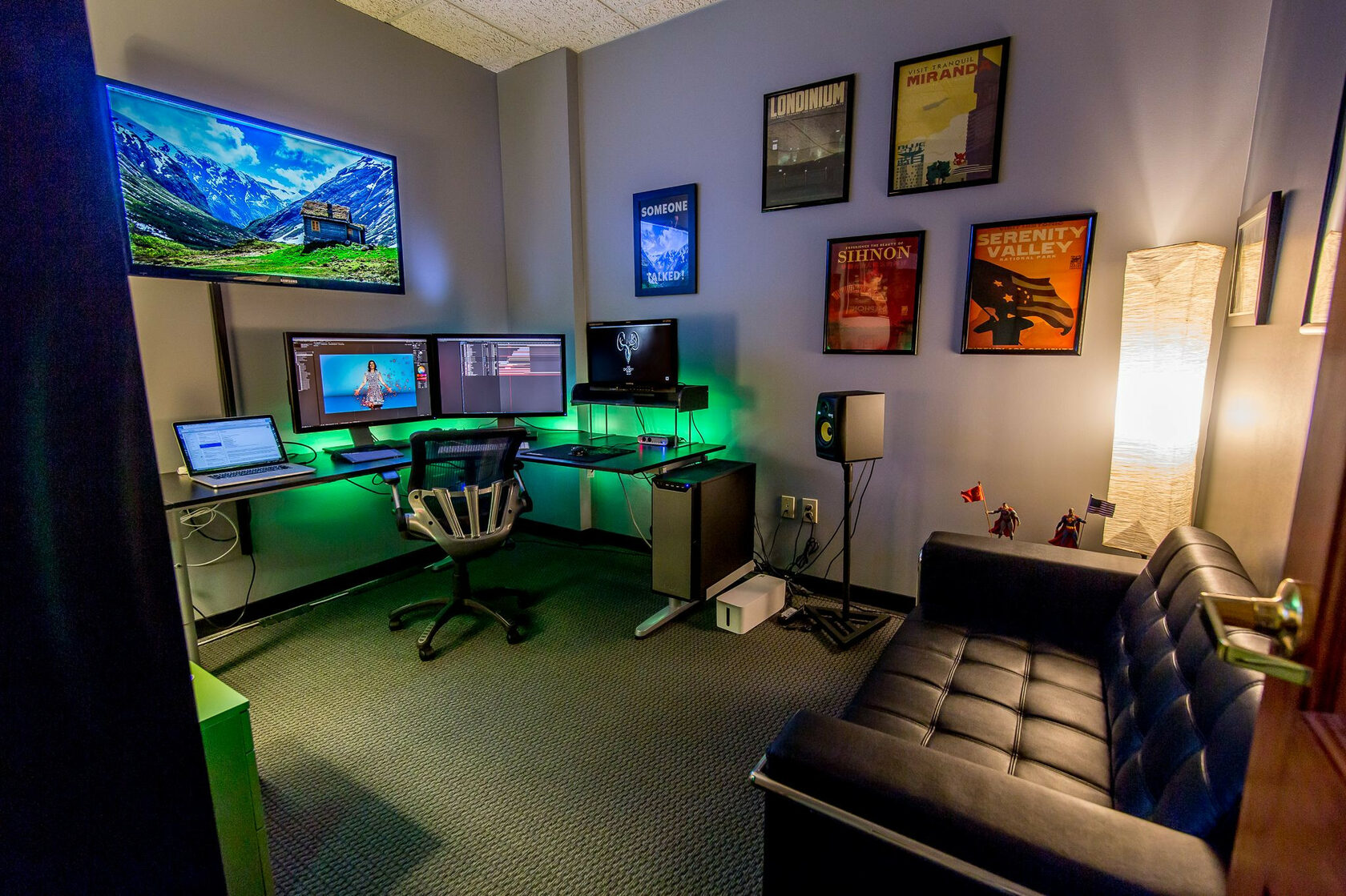 Дизайн комнаты для компьютерных игр, 80 примеров геймерских интерьеров