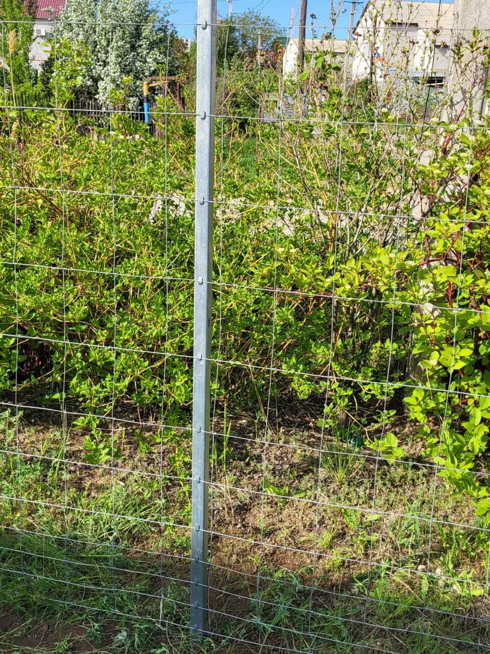 Столб оцинкованный П-образный длиной 2,6м.