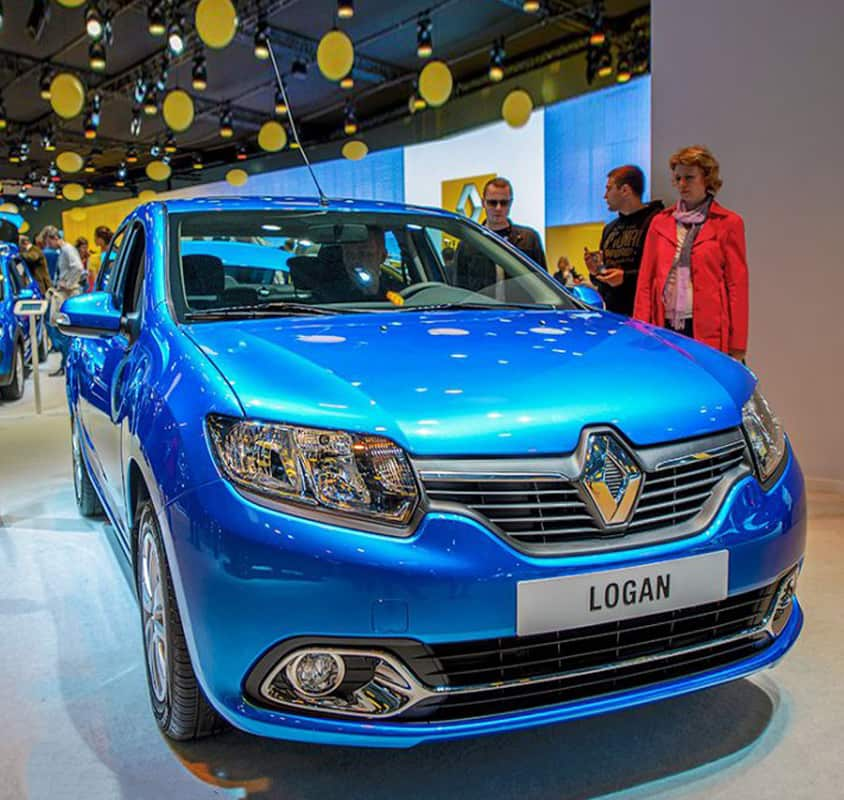 Рено сандеро автосалоны. Renault Sandero автосалон. Автосалон Рено Сандеро Санкт-Петербург.