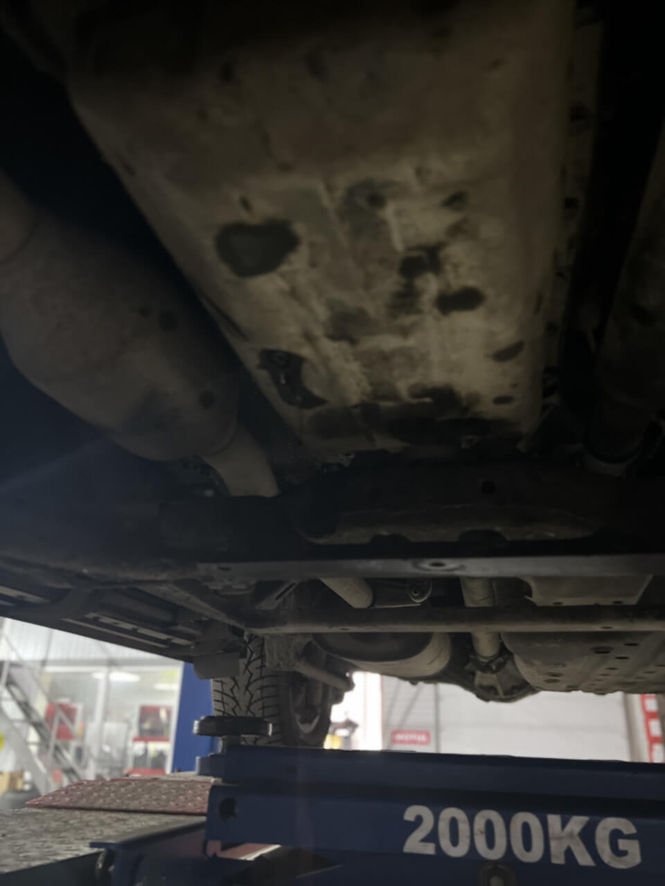 Монтаж поддона АКПП с новой прокладкой