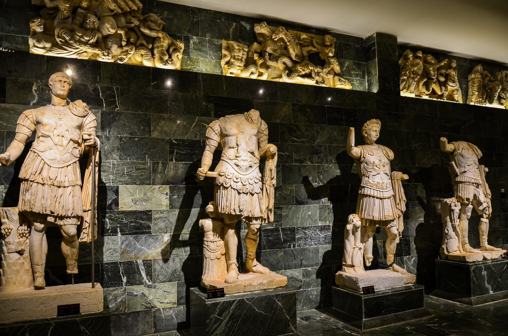 Archaeology museum. Археологический музей Антальи. ) Анталия, Турция, археологический музей. Музей Антальи Анталья. Археолог музей Антальи.