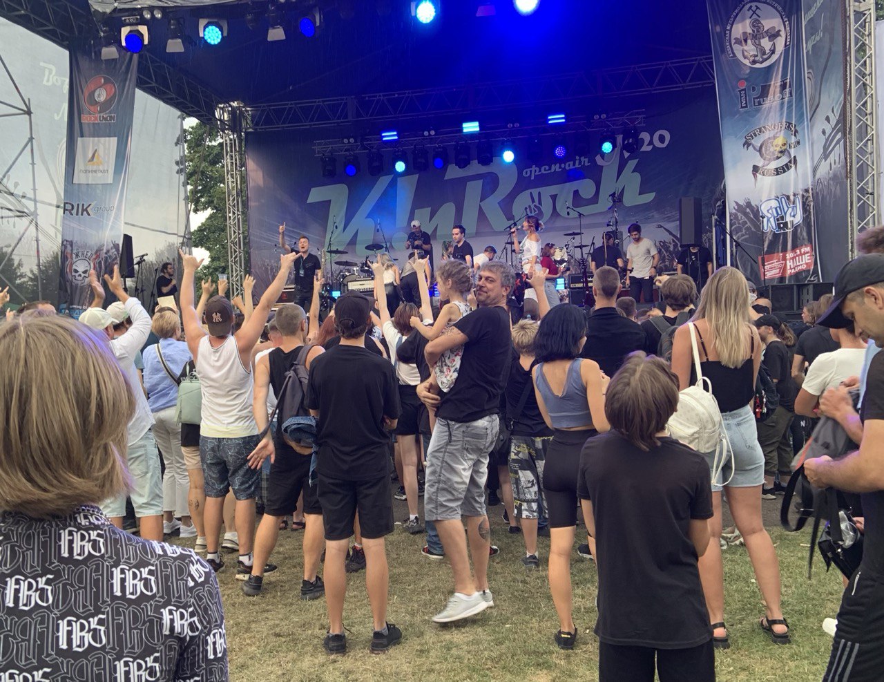 Культурный досуг в праздники на главной площади