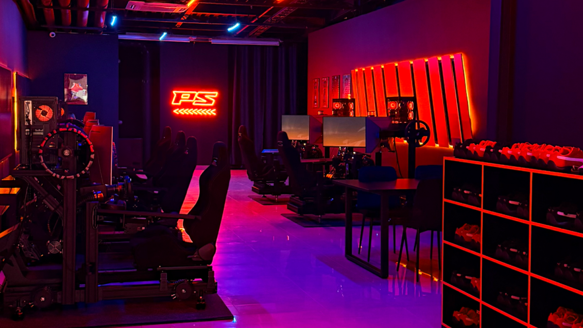 Оборудование в симрейсинг-клубе 