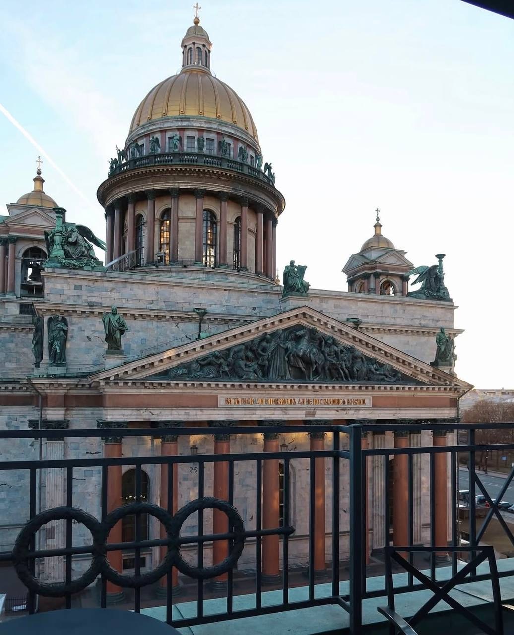 Исаакиевский собор с балкона