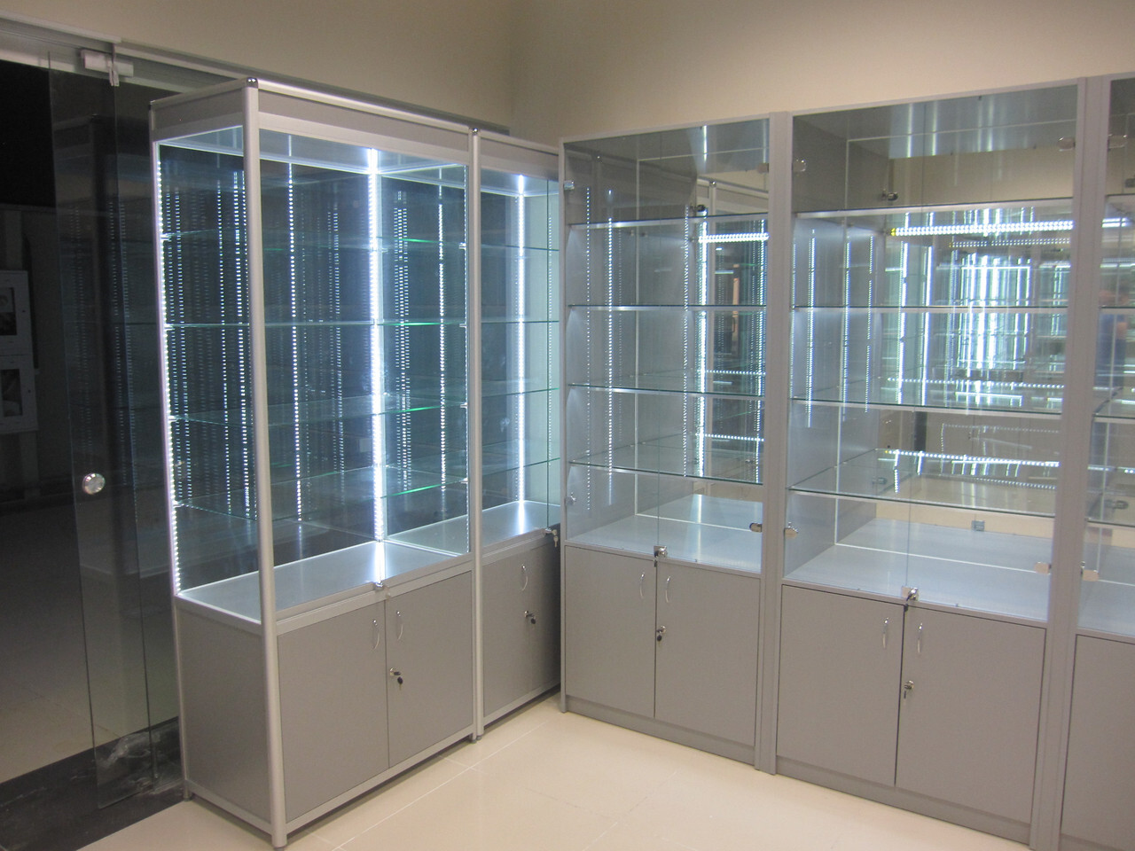 Купить витрины в Калининграде