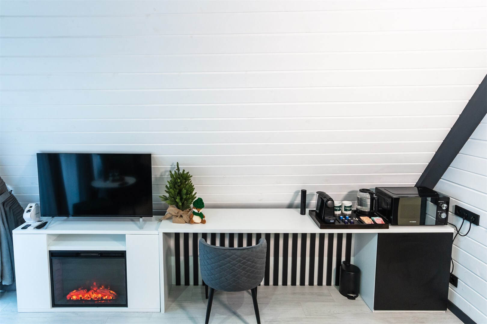 Коттедж Стандарт — электрокамин и Smart TV