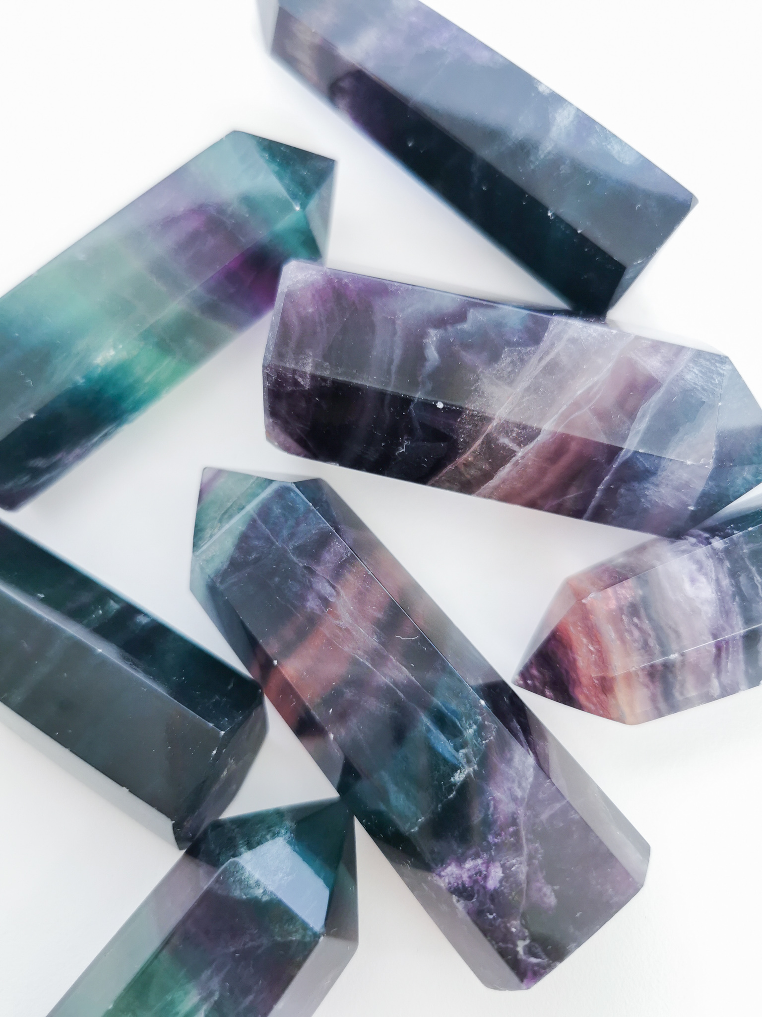 Флюорит радужный натуральный камень