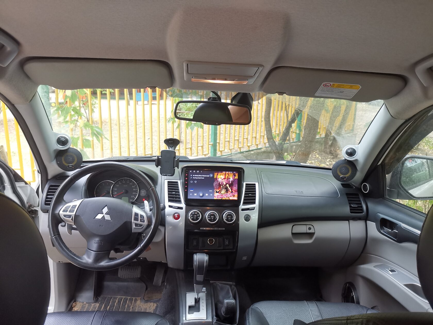 установка автозвука Mitsubishi Pajero Sport 2