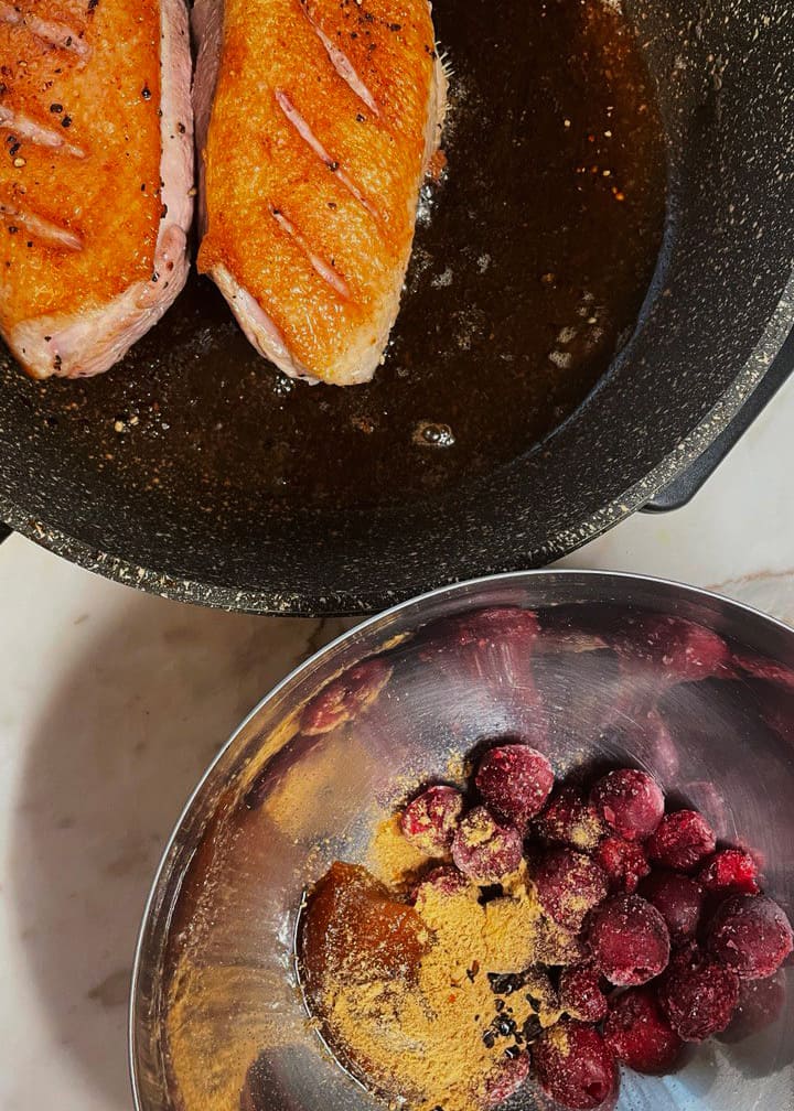 Утка с вишнями в духовке рецепт с фото, как приготовить на irhidey.ru
