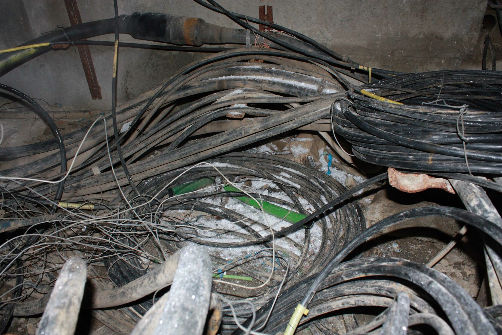 Прокладка кабеля 1на630