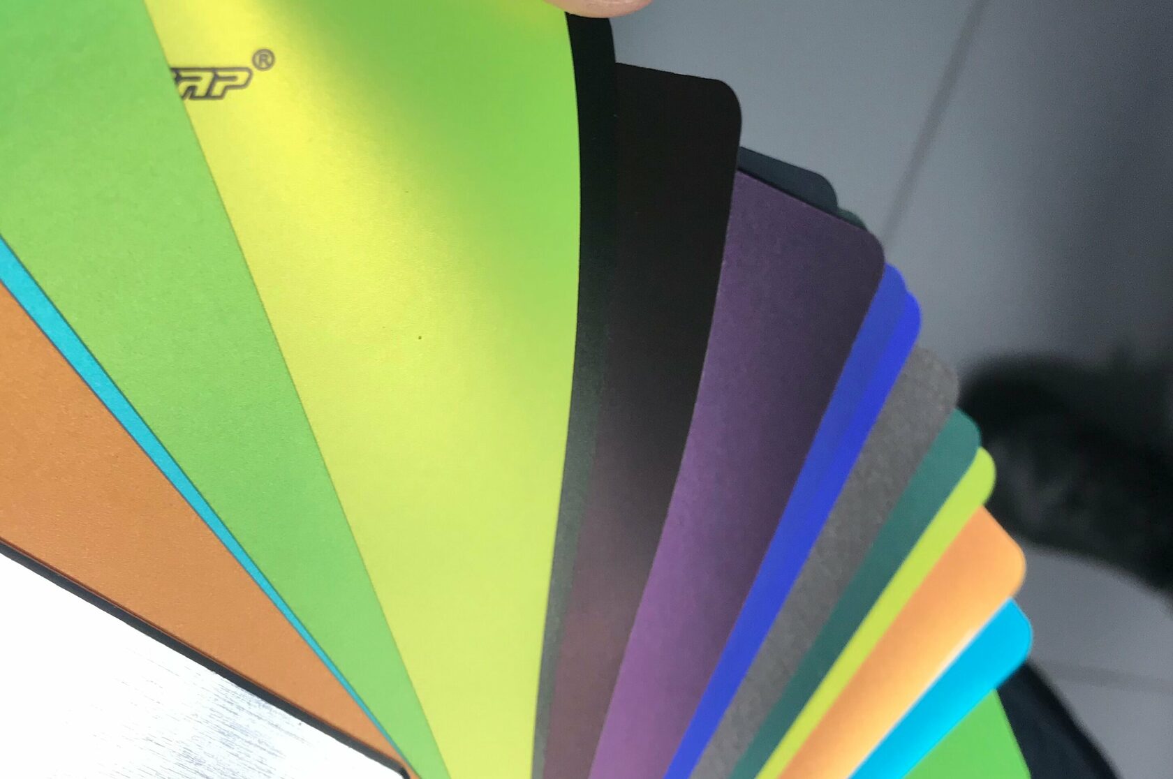 Оклейка авто цветной пленкой в Санкт-Петербурге | ZATON