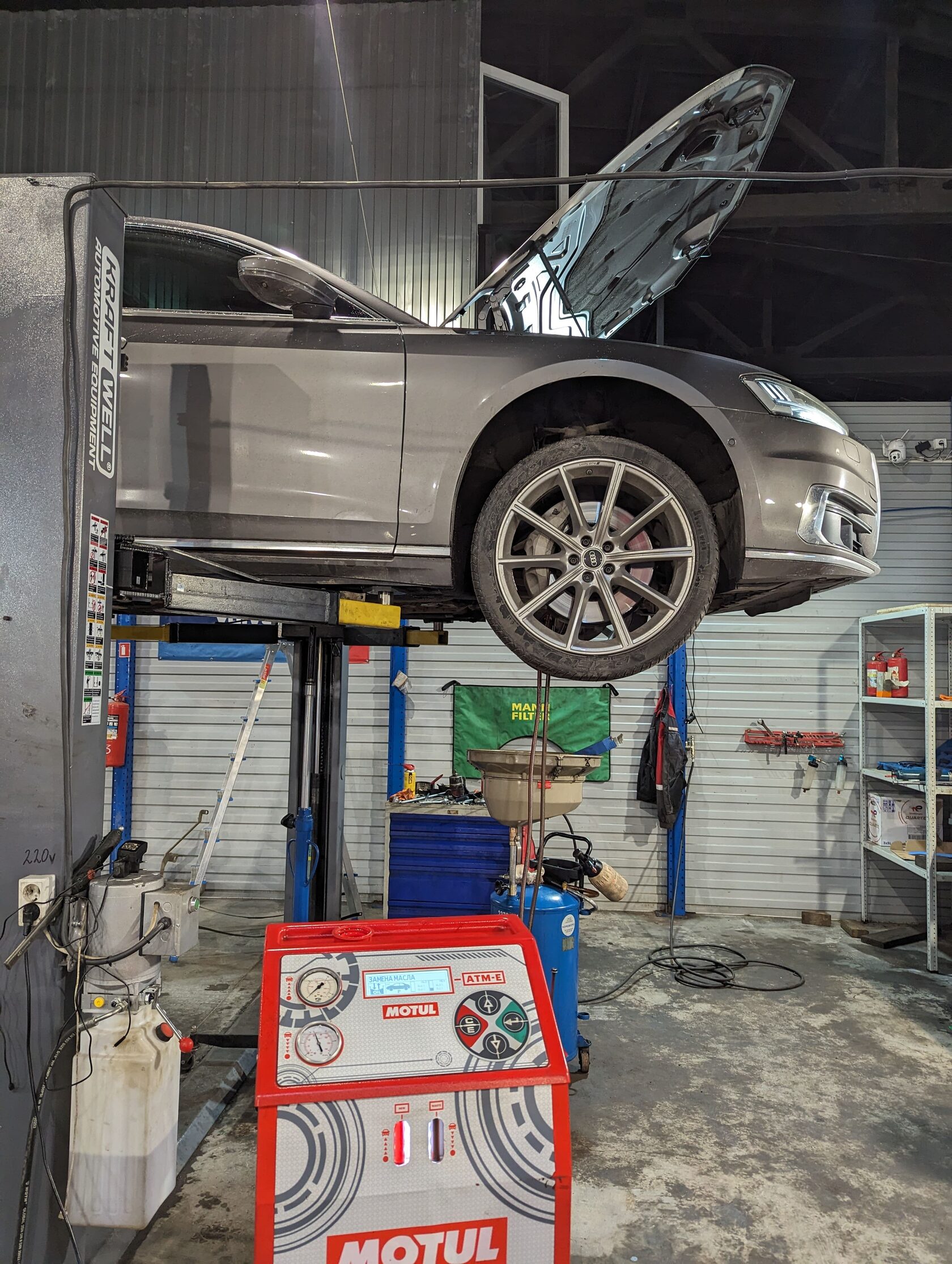 Процесс аппаратного замещения масла в Audi A8