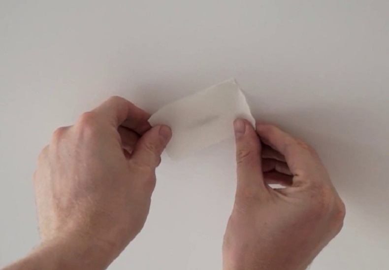 Как заделать дырку в натяжном потолке и заклеить инструкция для ремонта