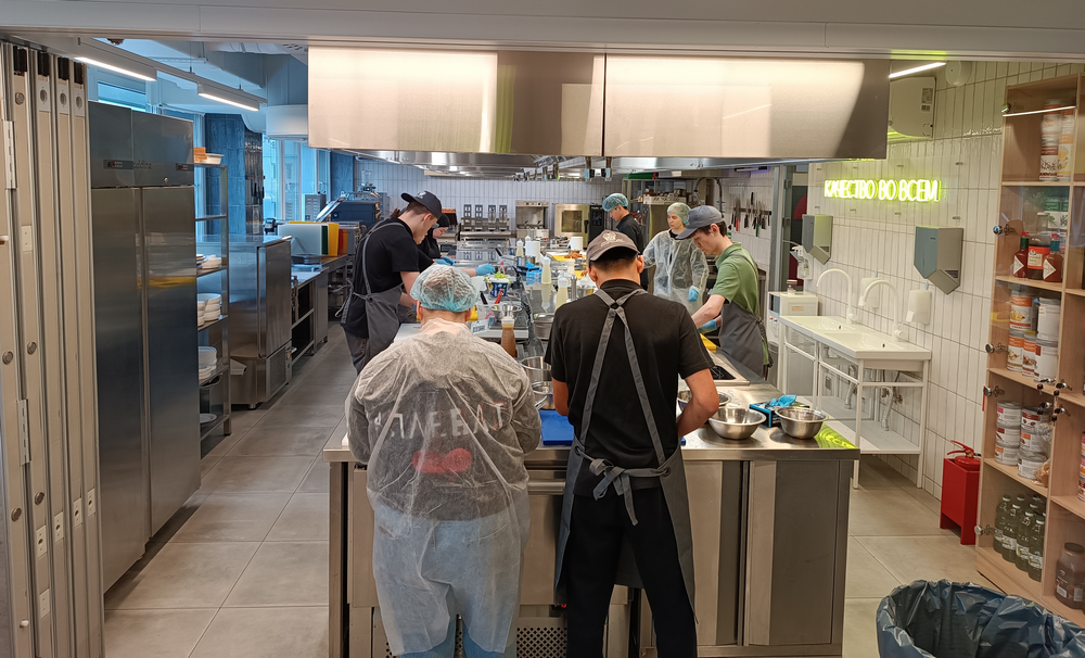 Академия Нефтьмагистраль и Караваевы