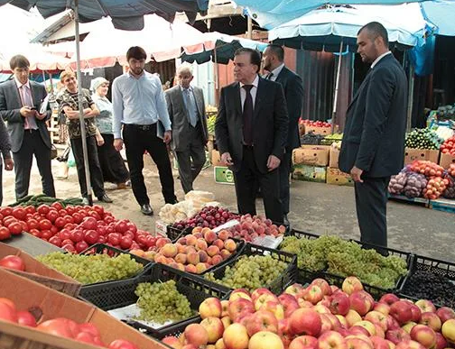 Фабрика назрань. Рынок Назрань Ингушетия. Назрань фабрика базар. Назрань Центральный рынок. Рынок фабрика Назрань.