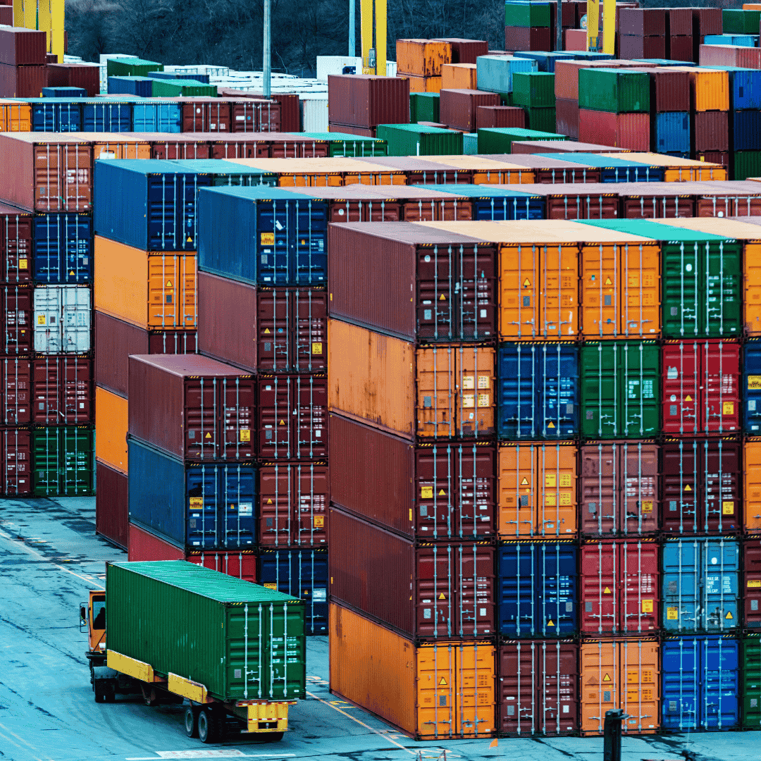 Trailers and Containers: what to choose?
