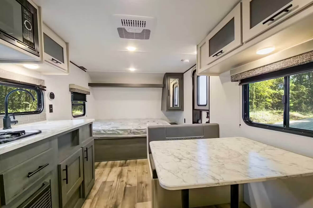 Travel Trailer, фотография 3