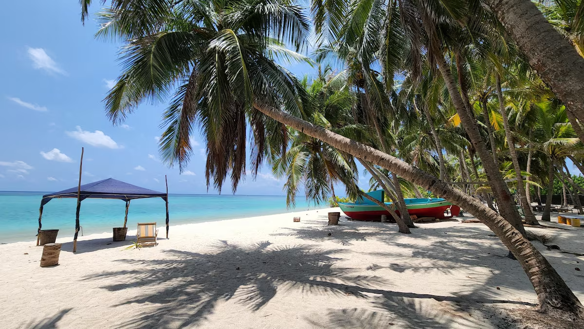 Noomaraa — детали острова и побережья