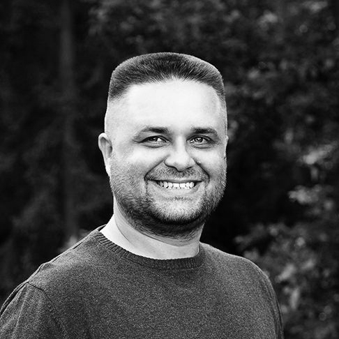 Евгений Николаев