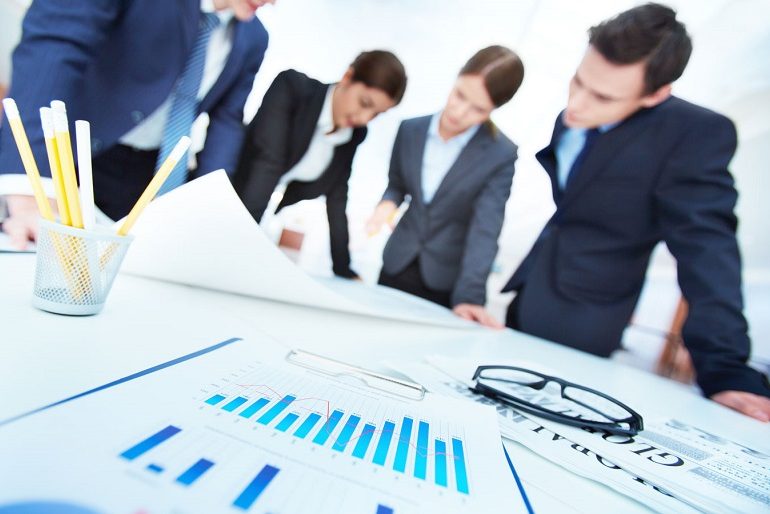 Сравнение направлений Менеджмент и Экономика — что выбрать абитуриенту