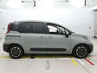 Toyota Sienta — фото 3