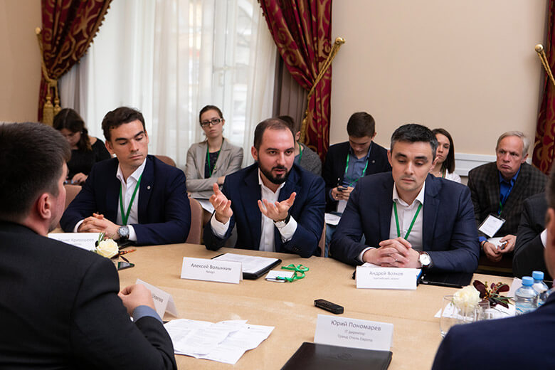 Круглые столы РБК Петербург