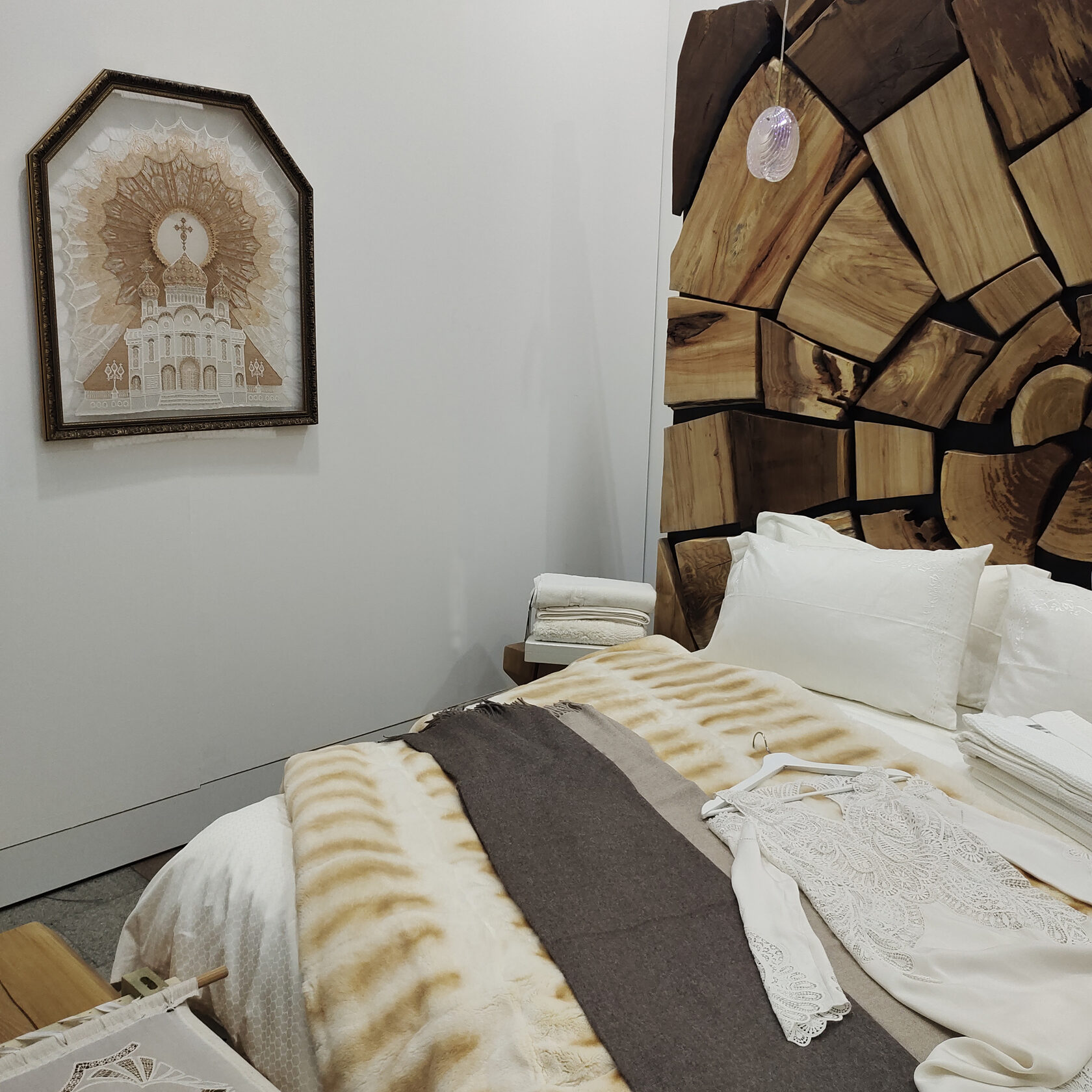 Панно Возрождение Артикул: 5962612 Кадомский вениз, Россия. Размер: 68 х 76 см. Время вышивки: 10 месяцев (1 233 ч)