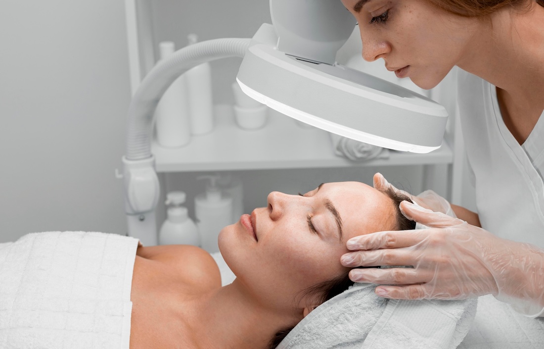 Фотодинамическая терапия (Estetica LightCare Pro) от отеков лица