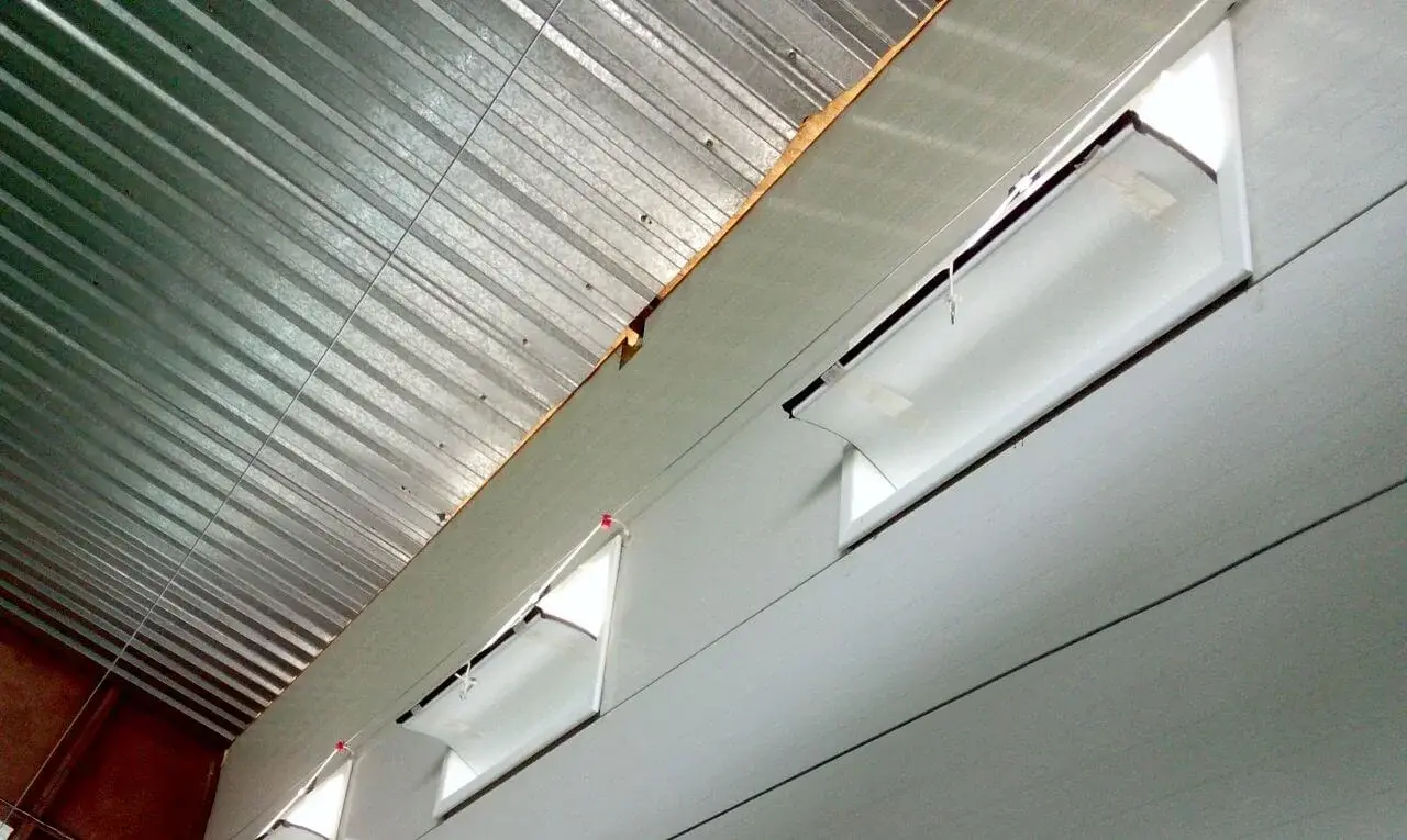 Регулируемые приточные клапаны для равномерной подачи воздуха в курятник