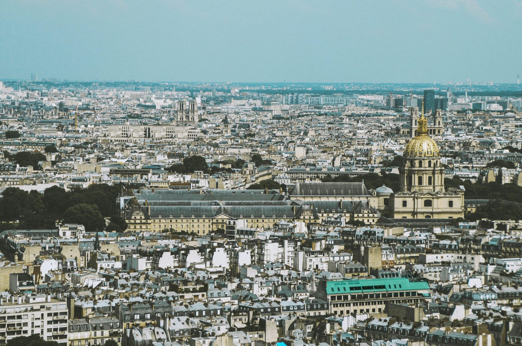 Tu aventura académica y profesional te espera en Francia. Un país con historia, cultura y un futuro prometedor para estudiantes internacionales.