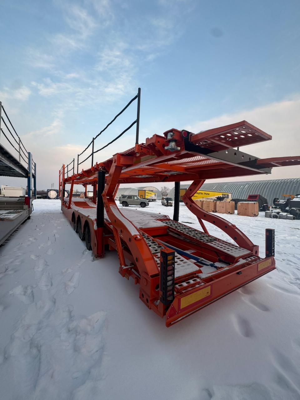 Автовоз-контейнеровоз Luxuda LZC9506BG