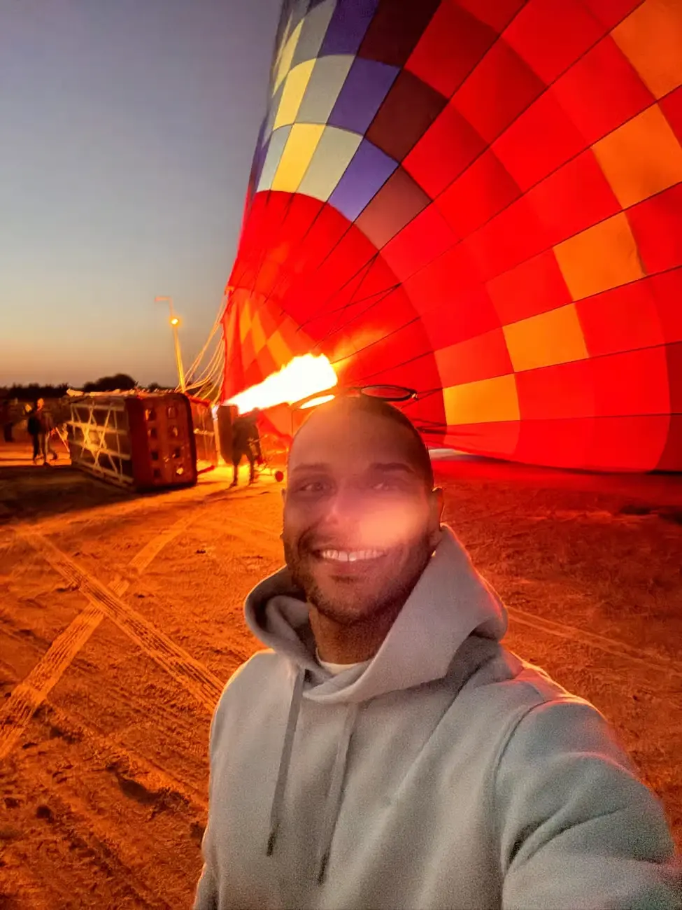 🎈 Dubai’s #1 Most Romantic Experience: Sunrise Hot Air Balloon 2026
