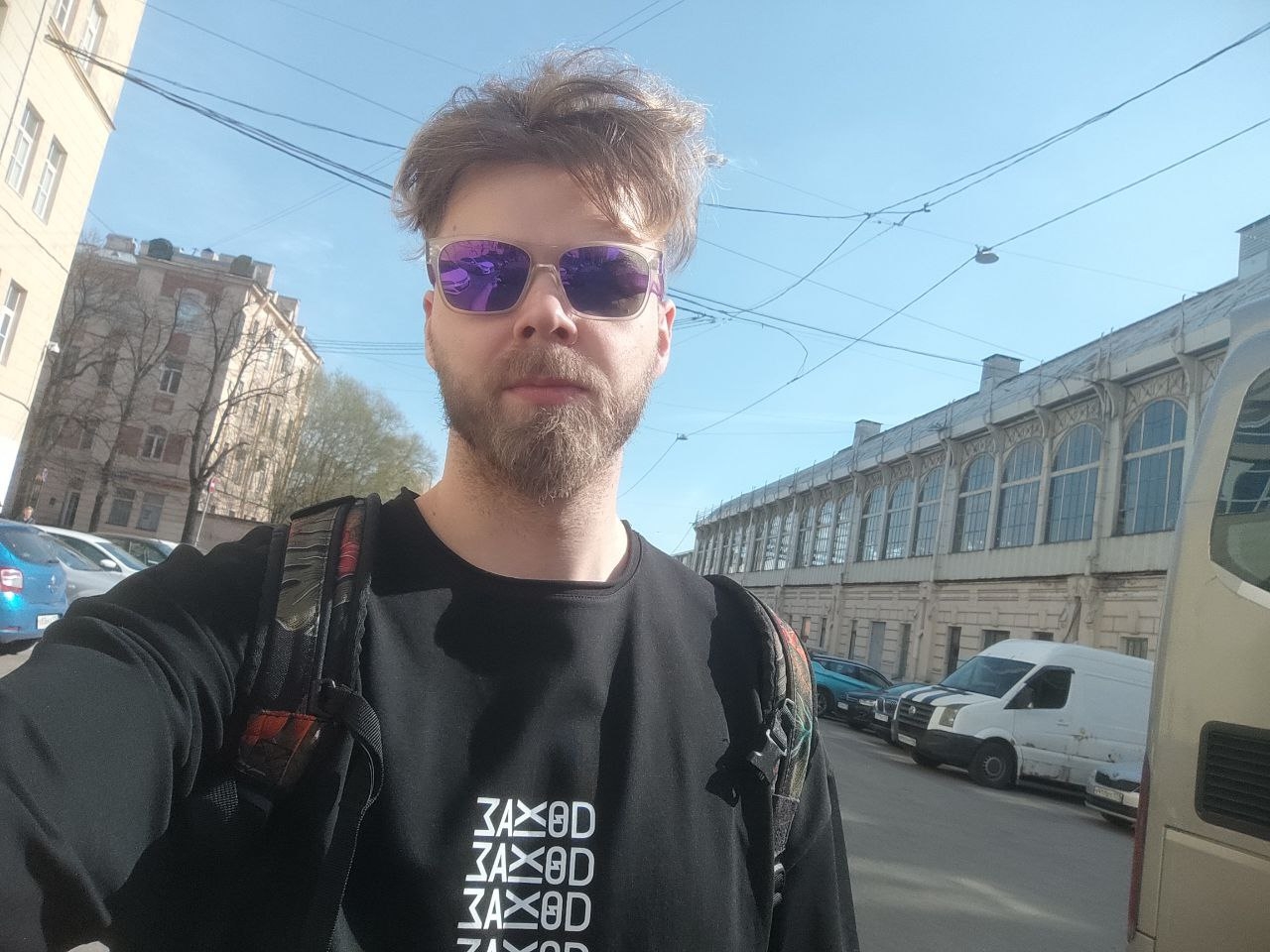 Имею опыт разработки и поддержки высоконагруженных Java-приложений, проектирования и интеграции REST API, проведения code review, анализа и предотвращения причин возникновения багов. Люблю как сложные нетиповые задачи, так и доведение существующих решений до высокого уровня качества. Главная мотивация для меня — создавать надежные и полезные продукты, которыми ежедневно пользуются люди.