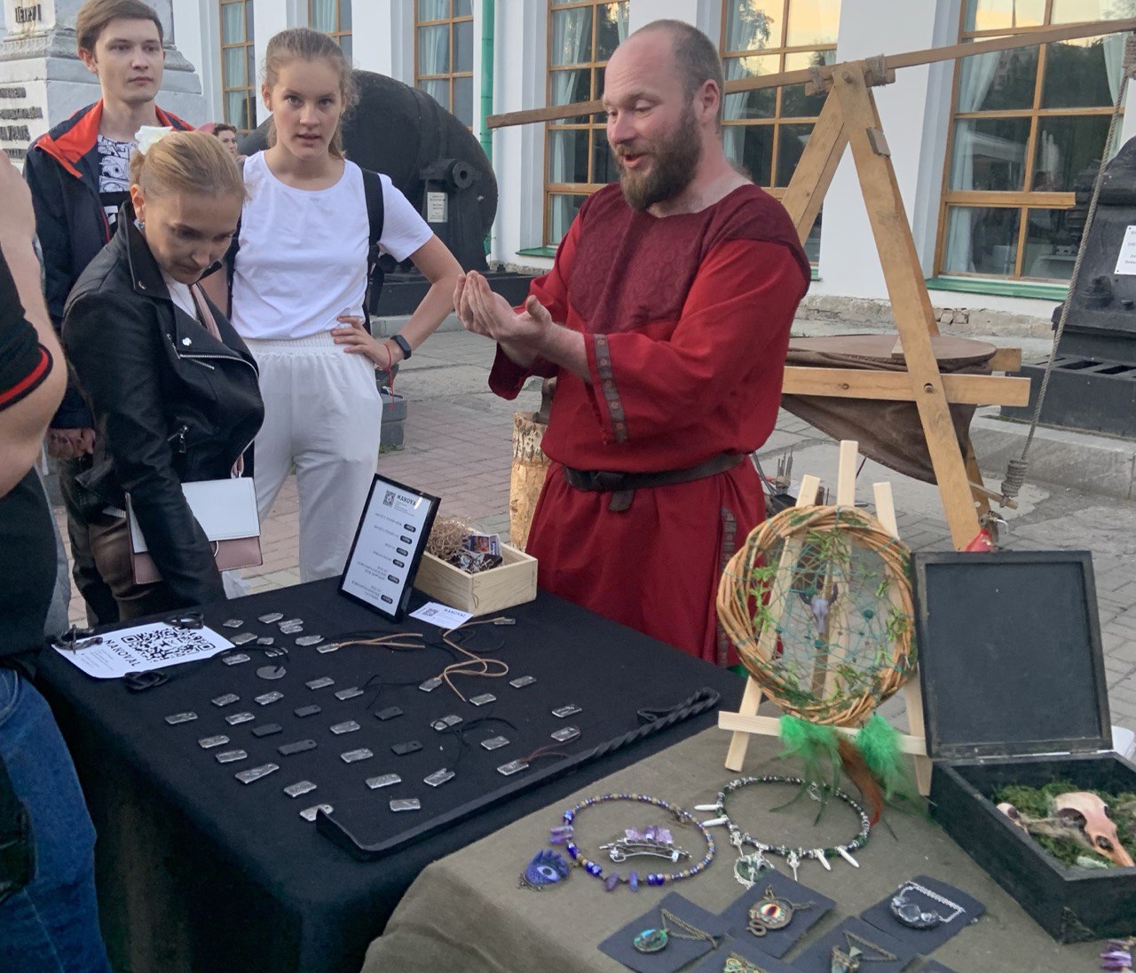 Ярмарка изделий мастеров на городском празднике