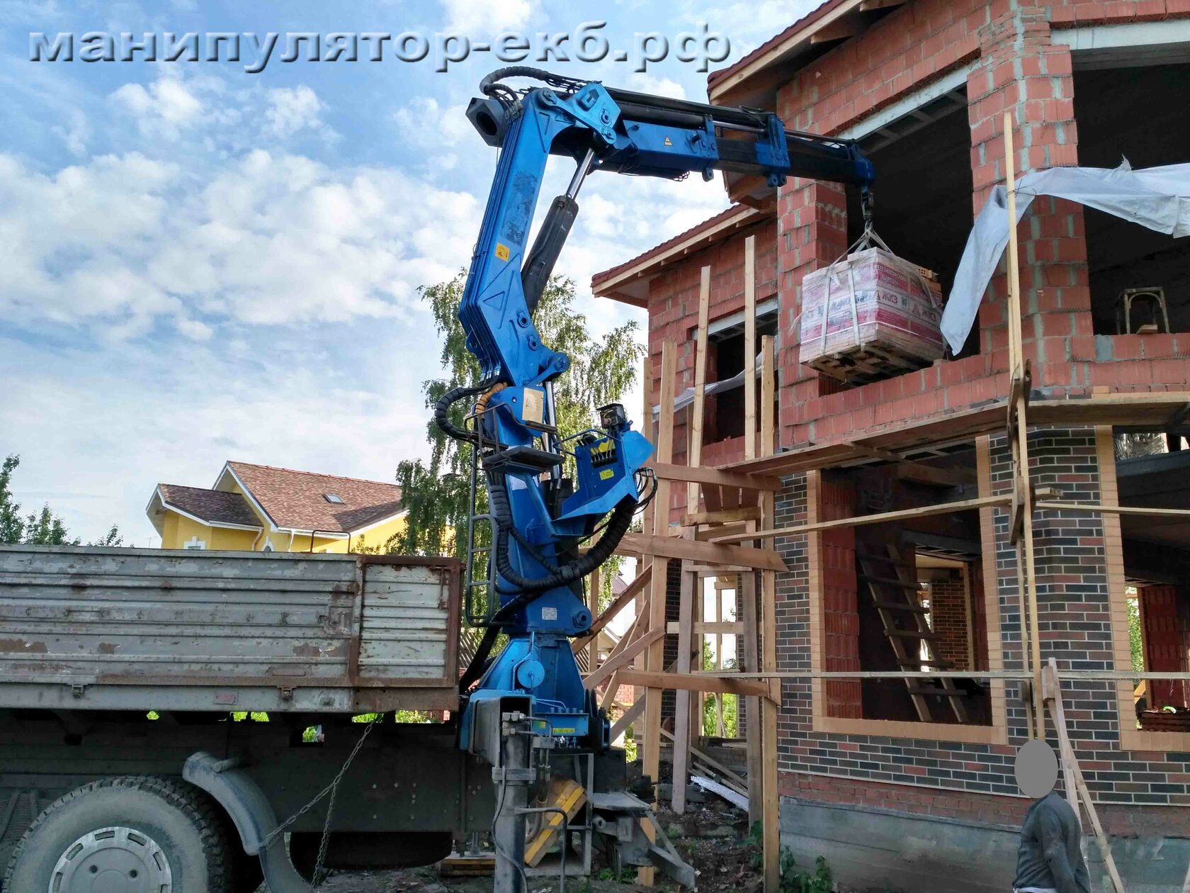 Манипулятор на заднем свесе