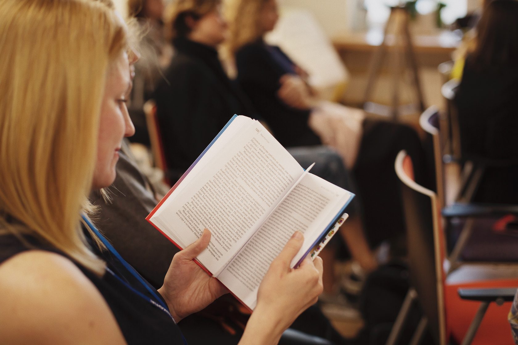 Место книги в жизни людей. Молодежь читает. Молодежь читает книги. Talking books. Book talk.