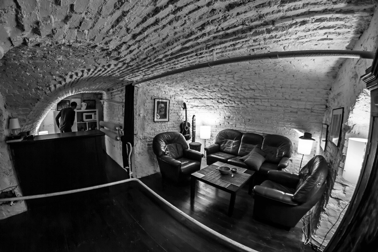 Лофт дизайн-студии в подвале на Дворцовой набережной