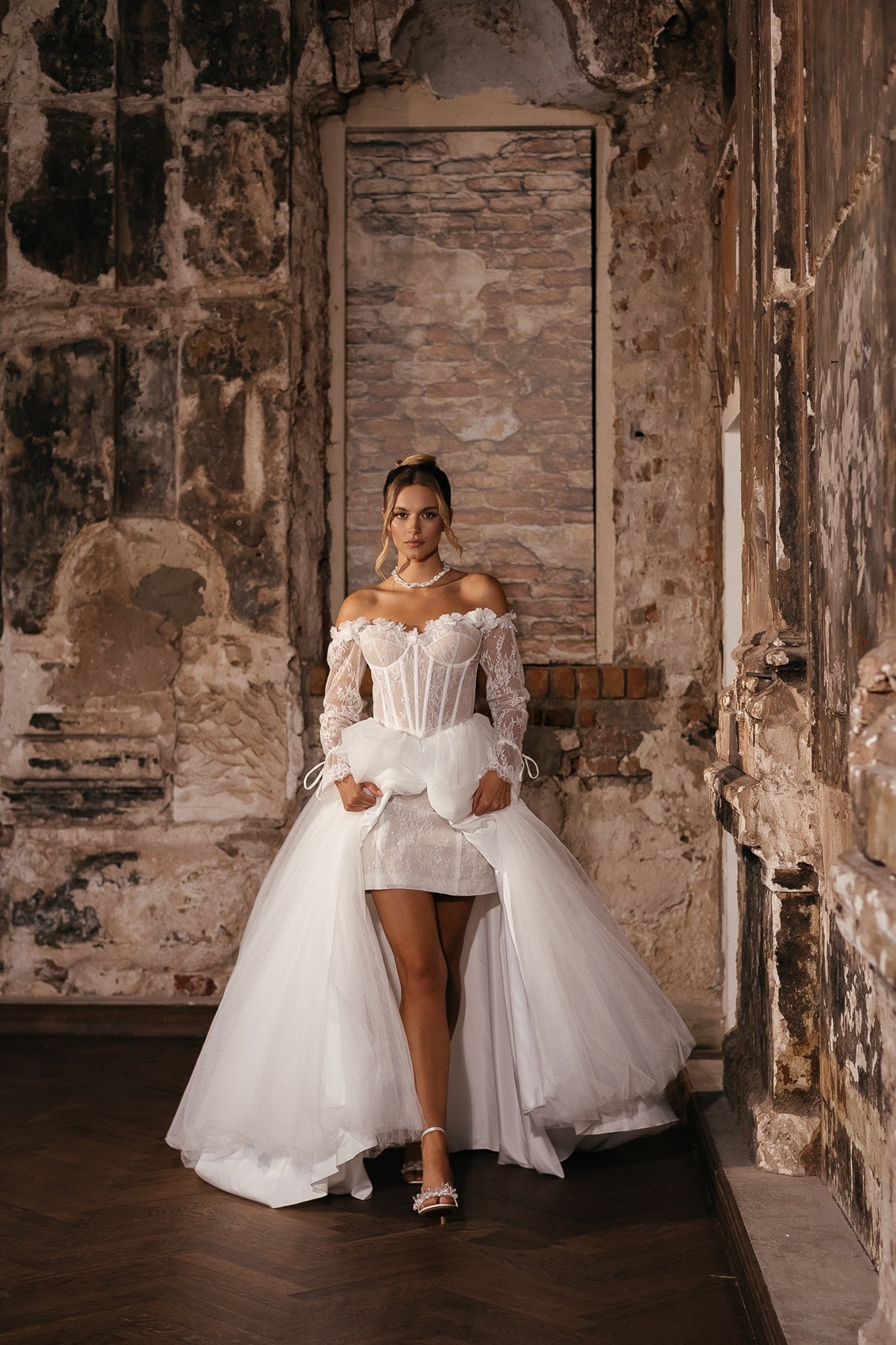 платье свадебное короткое со шлейфом Ростов