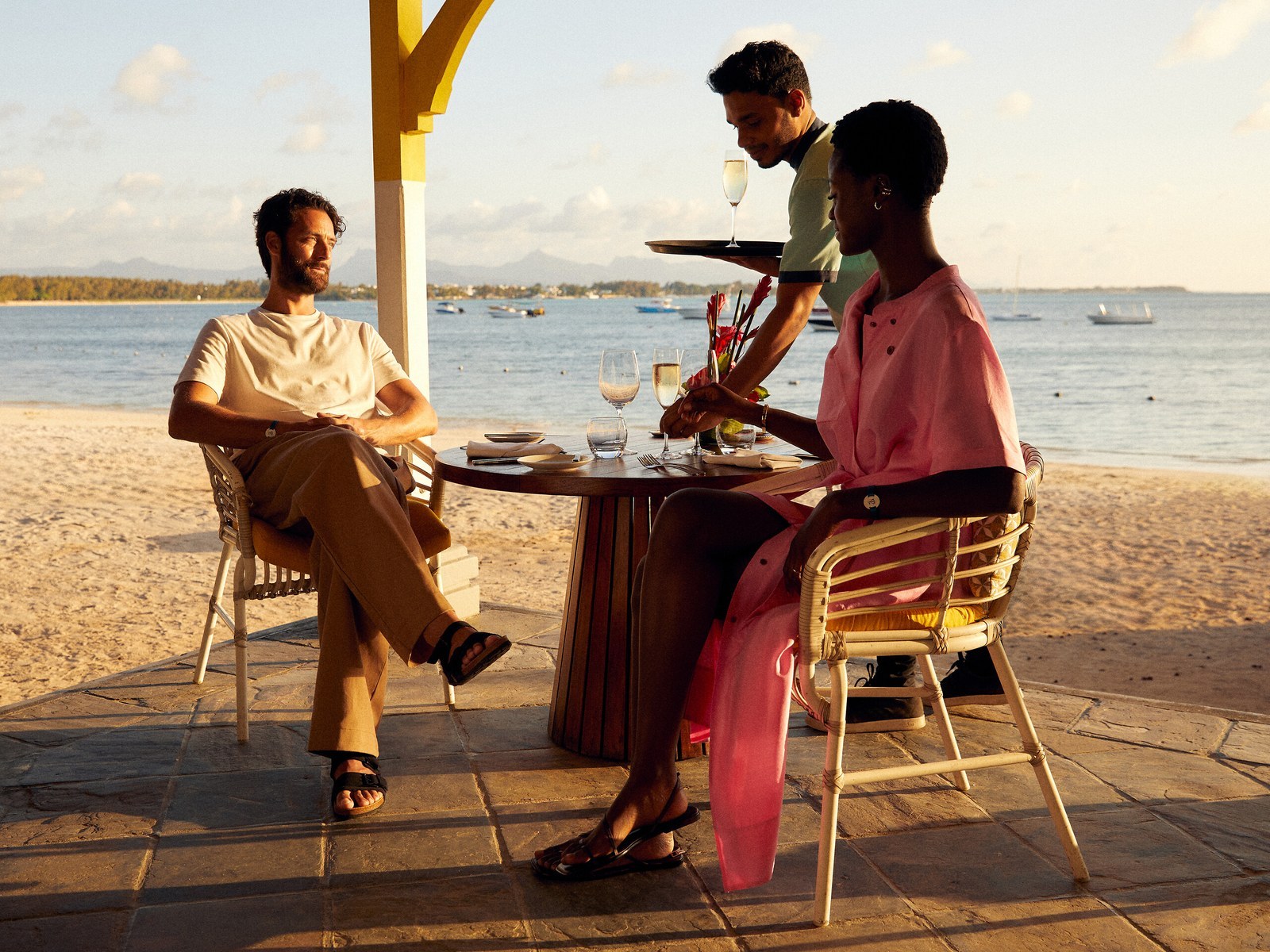 Alma Beach Lounge — La Pointe aux Canonniers
