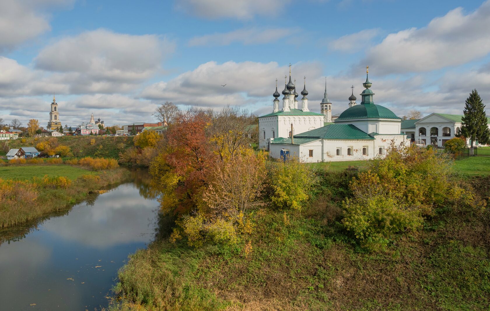 Город Суздаль осень