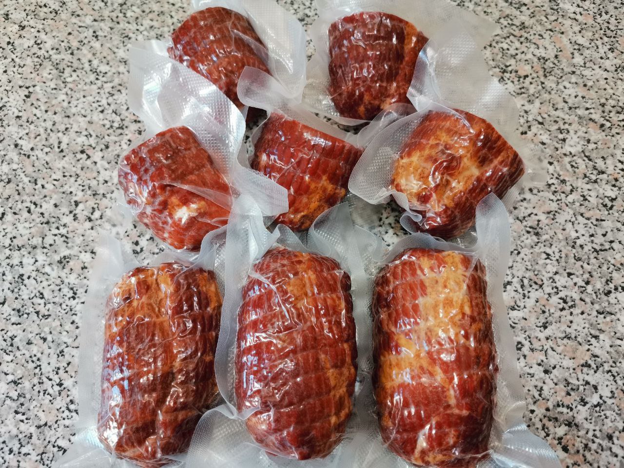 Копчёные мясные деликатесы