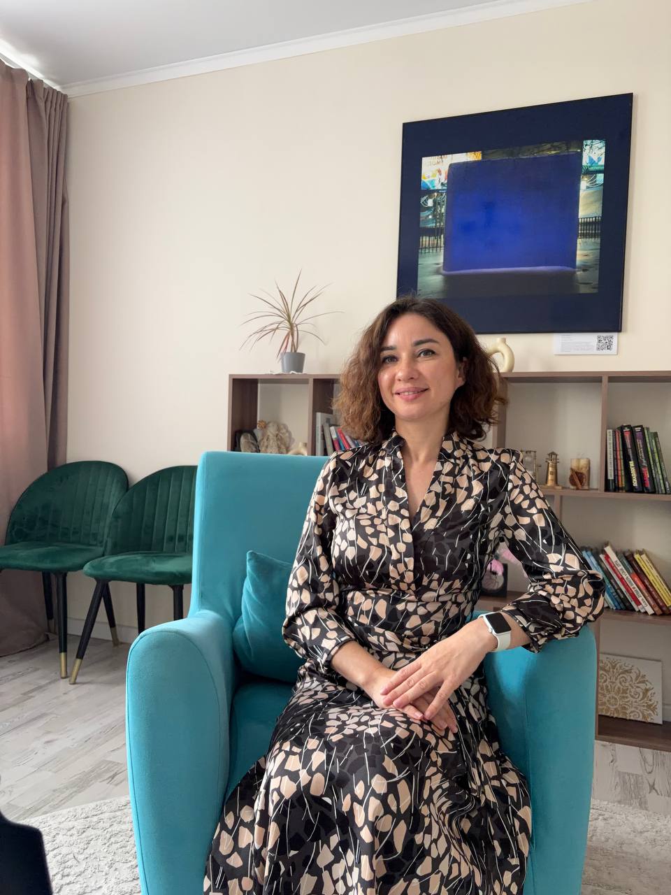 Полина Ефимова в кабинете для личных консультаций