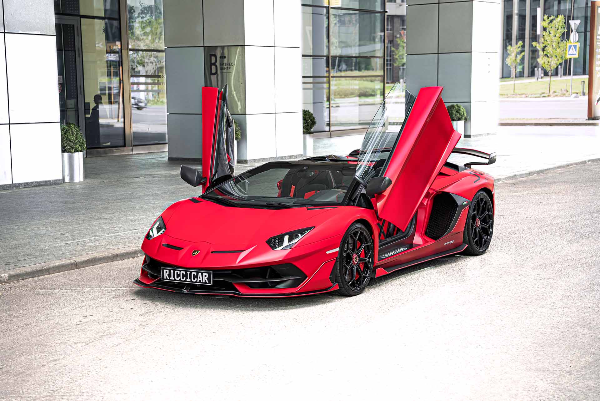 Прокат Lamborghini Aventador SVJ Roadster 800 Limit в Москве