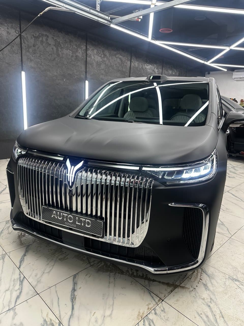 оклейка Voyah Dream матовой пленкой