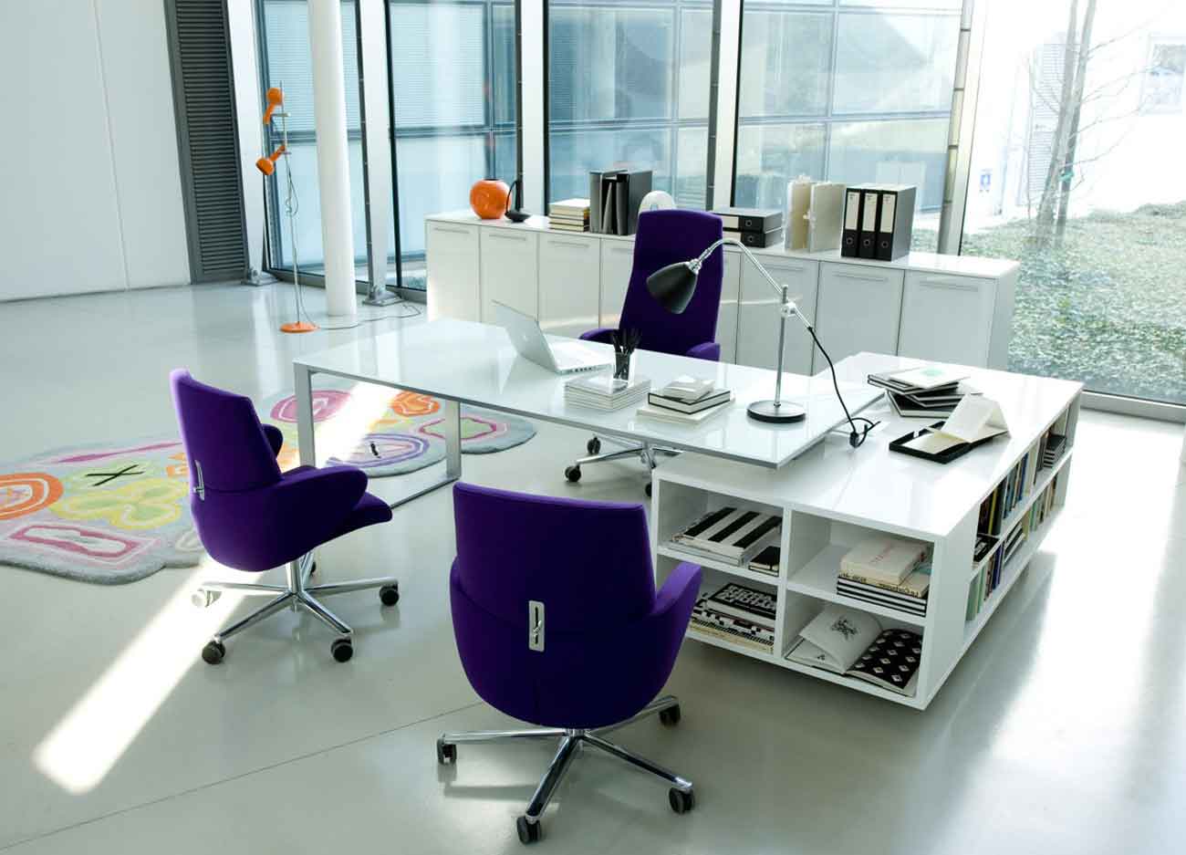Идеальное рабочее место. Современная офисная мебель. Стол офисный. Дизайнерские столы для офиса. Современные столы для кабинета.